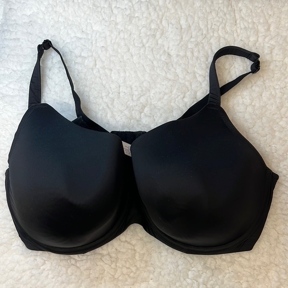Cacique Other - Cacique Black Underwire Padded Bra in Size 44DDD. EUC. Full Coverage.
